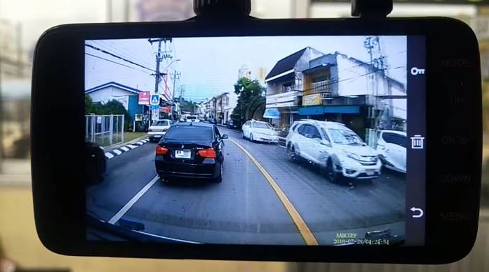 BMW ขับขวางรถพยาบาล