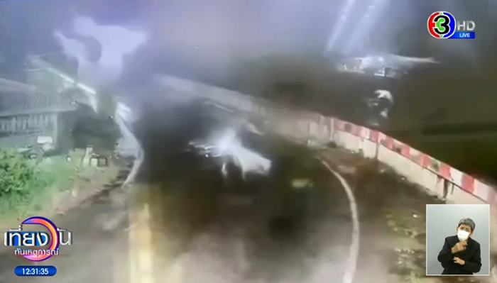 เงาปริศนาลุกขึ้นวิ่งทะลุมิติ