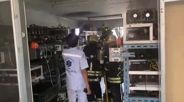 ไฟช็อตเครื่องขุดบิตคอยน์