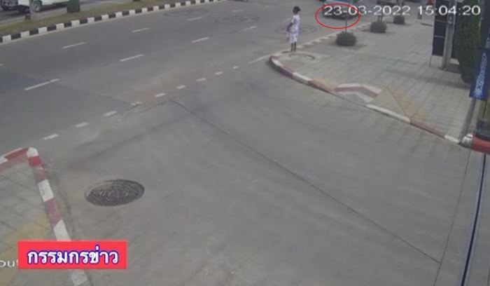 คลิปเก๋งป้ายแดงชนเด็กปั๊มขาขาด