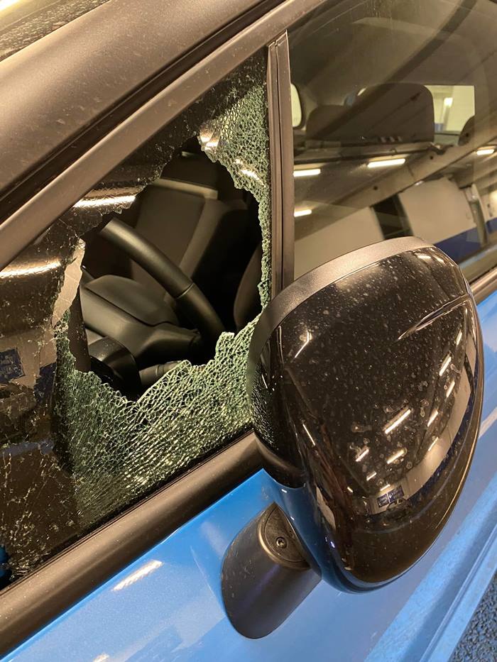 โดนทุบรถที่ฝรั่งเศส