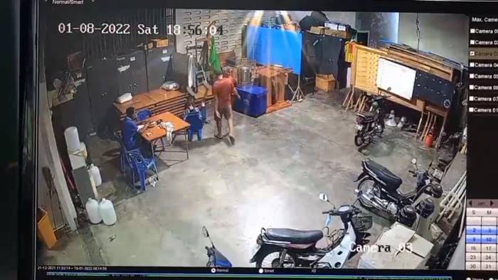 ส.ท. ถีบคนขับรถเทศบาลตรัง