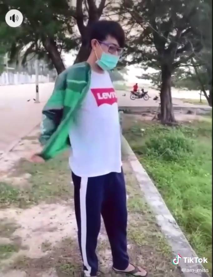 สาวอกหัก จ้างแกร็บเล่นน้ำ 500