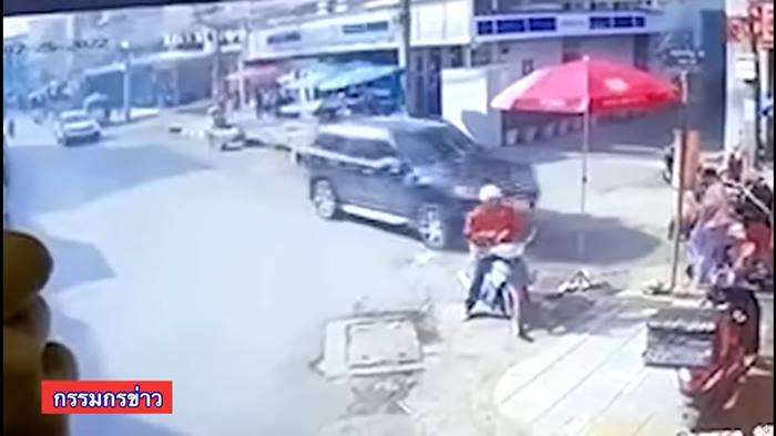 เมาแล้วขับ ชนผัวเมียขายหมูปิ้ง ดับ 2 ศพ 