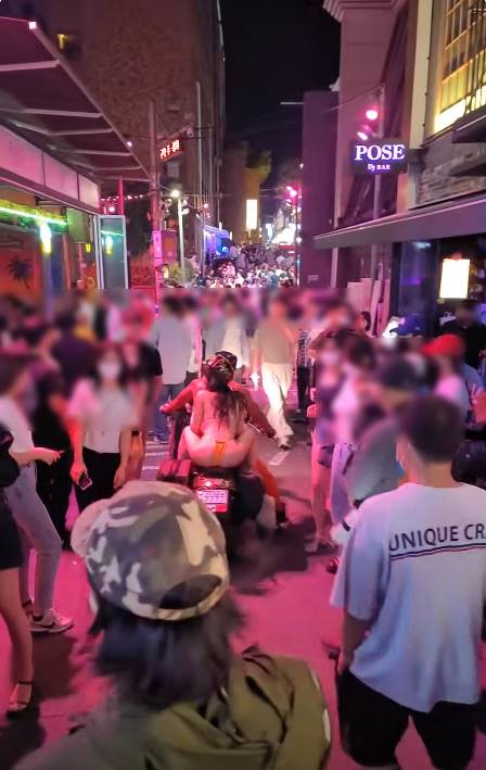 ยูทูบเบอร์สาว ใส่บิกินี่ซ้อนท้ายบิ๊กไบค์