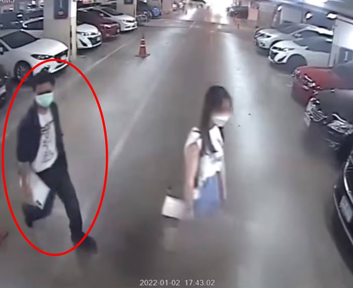 โรคจิตฉุดแขนสาวลานจอดรถห้าง