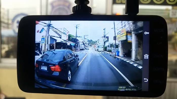 BMW ขับขวางรถพยาบาล
