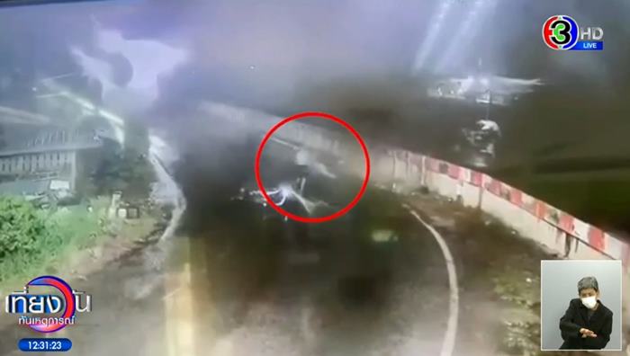 เงาปริศนาลุกขึ้นวิ่งทะลุมิติ