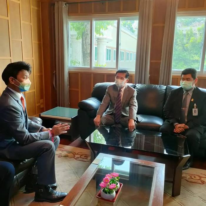 คุณหญิงกัลยา หารือการโค้ดดิ้งกับเกาหลีเหนือ