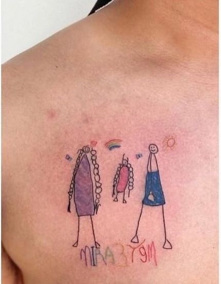 พ่อสักรูปภาพวาดของลูกสาว