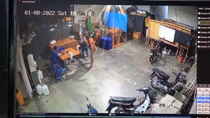 ส.ท. ถีบคนขับรถเทศบาลตรัง