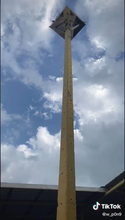 ศาลพระภูมิสูง 11 เมตร