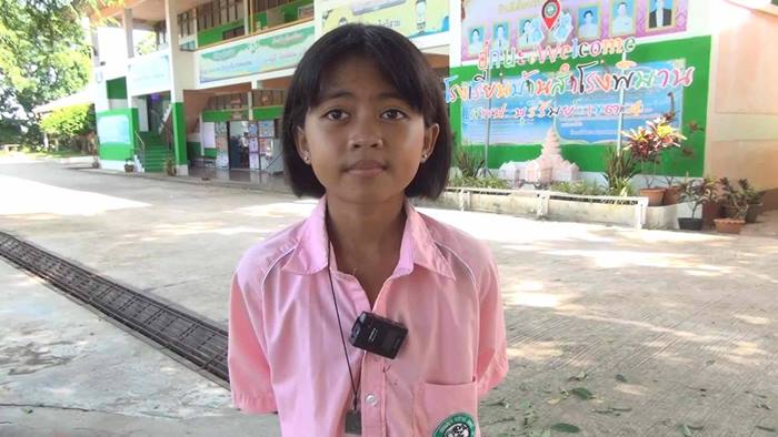 น้องปูเป้ขี่ช้างไปเรียน 