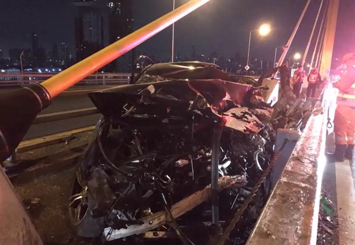 เจ้าของเพจชิมอาหาร พาสาวปริศนาควบ BMW สาวดับสลด