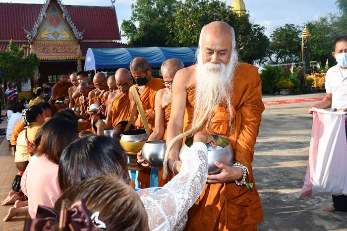 หลวงปู่เคราเงิน