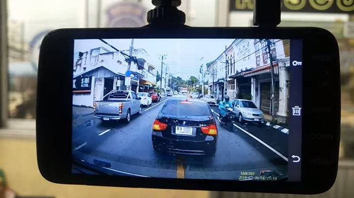 BMW ขับขวางรถพยาบาล