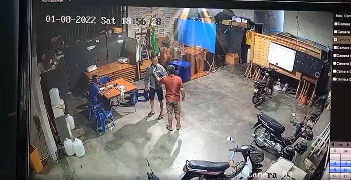 ส.ท. ถีบคนขับรถเทศบาลตรัง