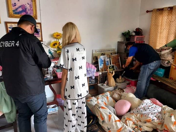 นักศึกษาหลอกขาย Hermes