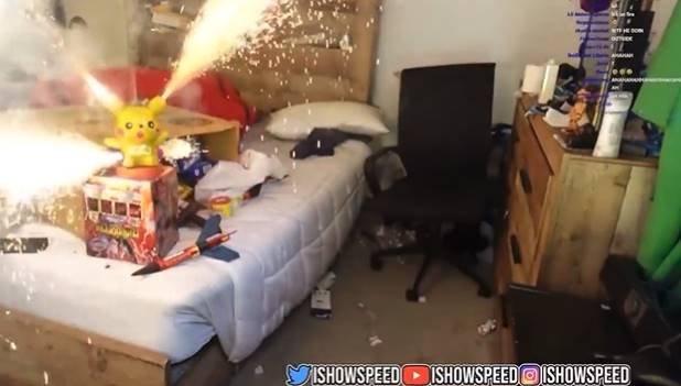 จุดพลุในห้อง 