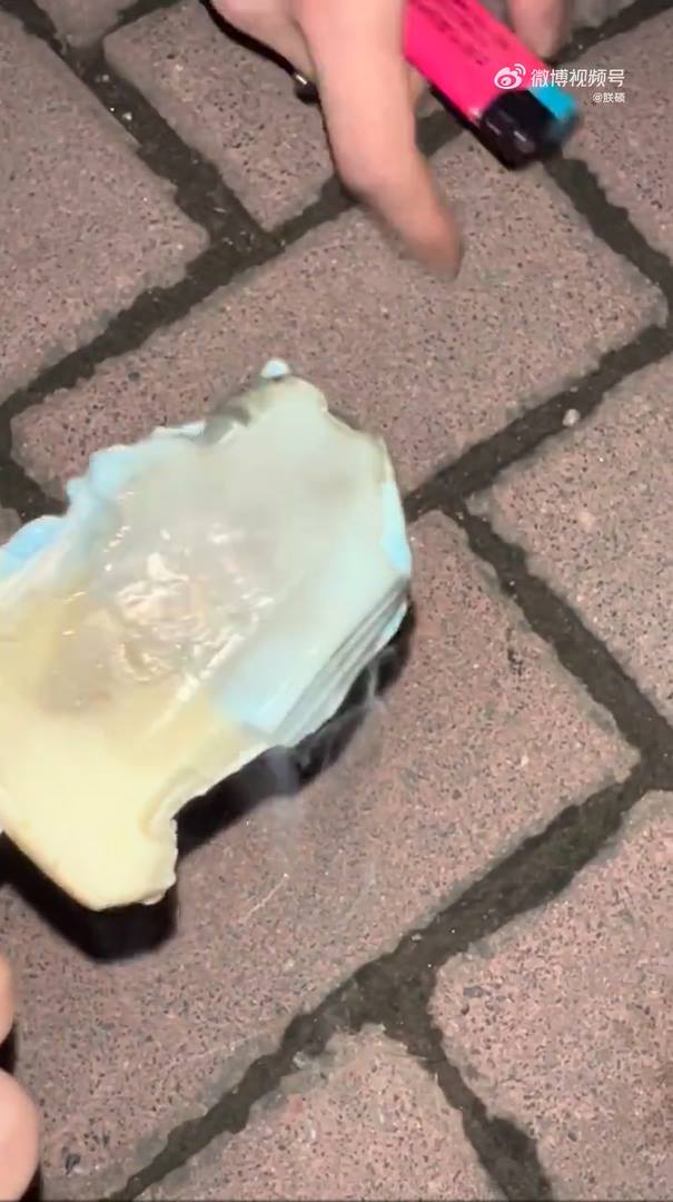 ไอติมลนไฟไม่ละลาย