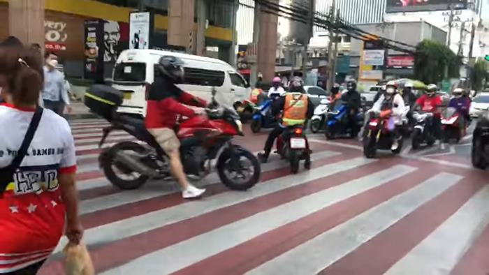 ทางม้าลายอโศก