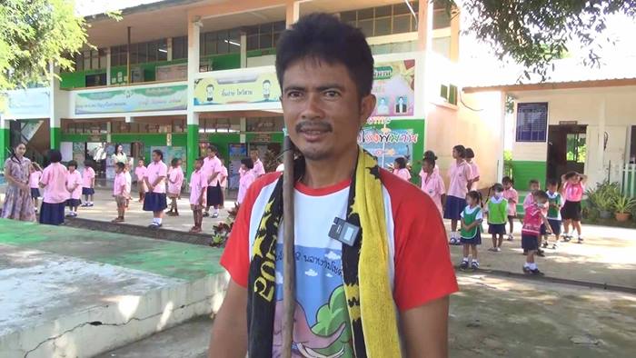 น้องปูเป้ขี่ช้างไปเรียน 