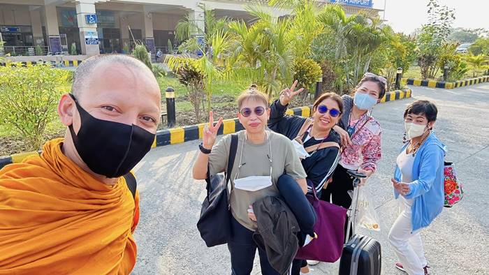 พระแจ๊ส สรวีย์ อดีตมิสทิฟฟานี่ สึกแล้ว