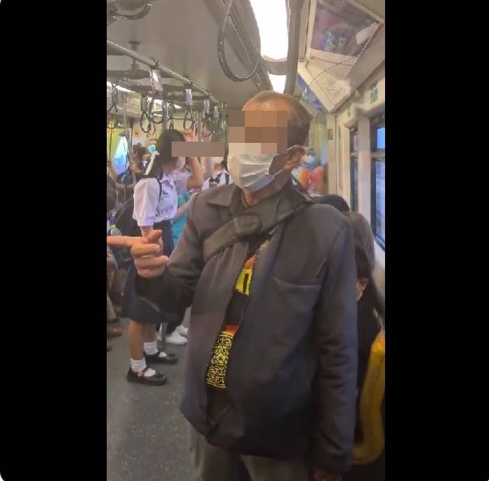 ลุงด่าฝรั่งขึ้น BTS ไม่ใส่แมสก์