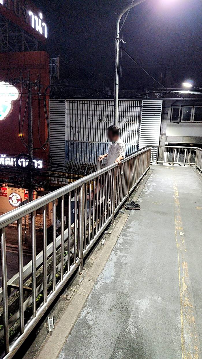 มนุษย์ลุงแกล้งตายชักดาบค่าเหล้า 