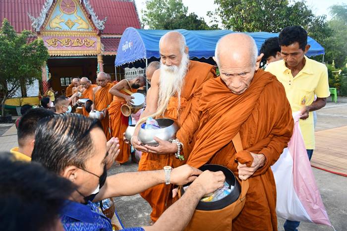 หลวงปู่เคราเงิน