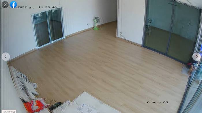 ดีเจอ๋องแอ๋ง วิ่งชนกระจก