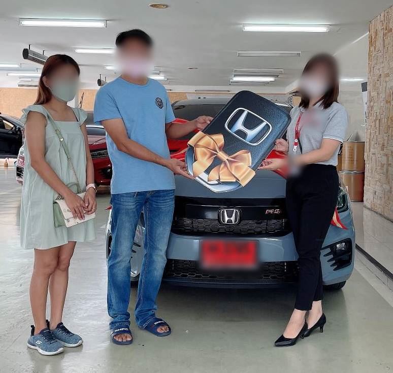 รถเก๋งป้ายแดงชนเด็กปั๊มขาขาด