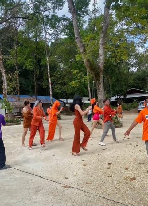 งานบวชธีมสีส้ม