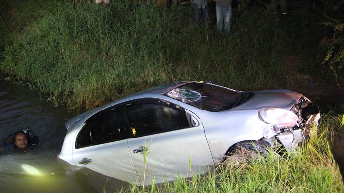 รถจมน้ำตาย