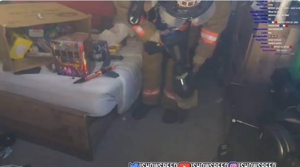 จุดพลุในห้อง 