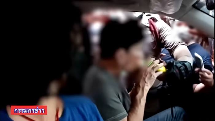 ขับรถชนผัวเมียขายหมูปิ้งตาย