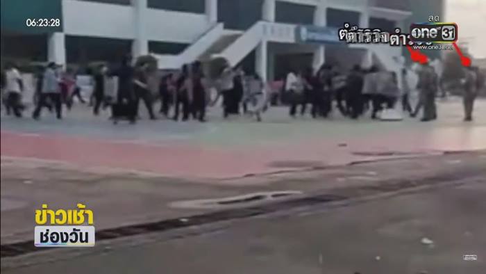 ช่างกลตีกัน