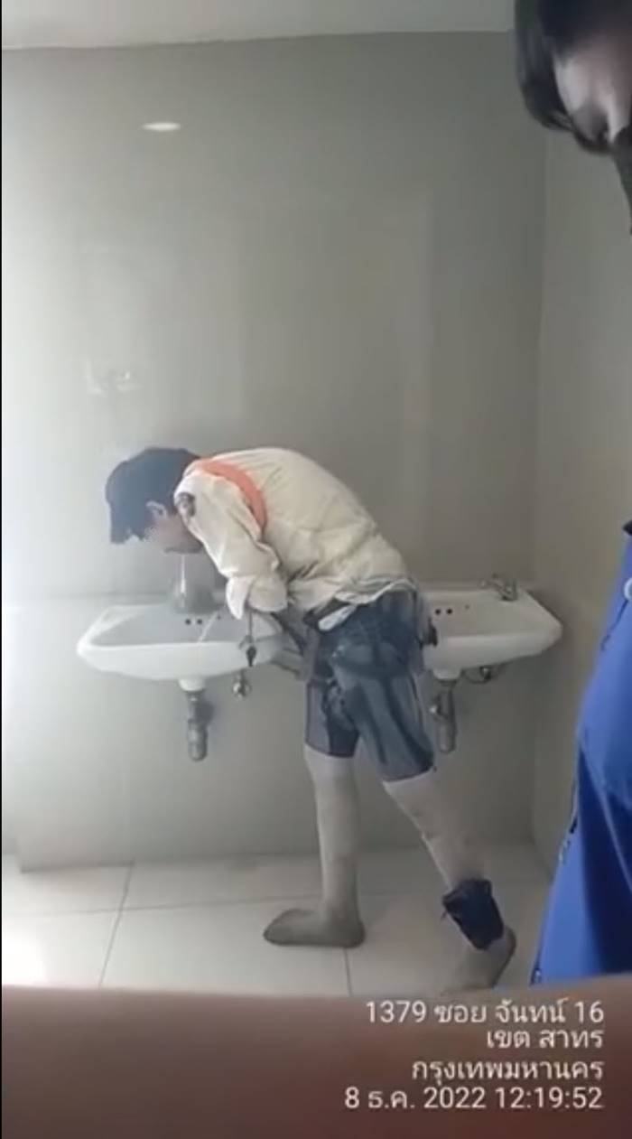 นายแบบ 18+ รับงานเอน หลอนป่วนคอนโดหรู