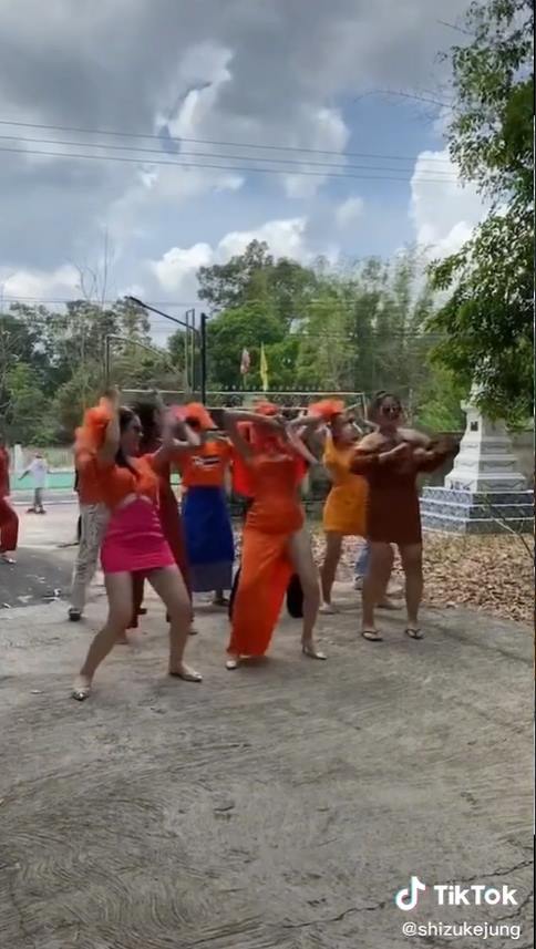 งานบวชธีมสีส้ม