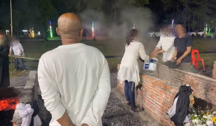 ดราม่าหมอปลา โผล่งานเผาศพ กราดยิงหนองบัวลำภู