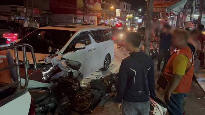 แอล กมลวรรณ ขับรถชน 8 คัน