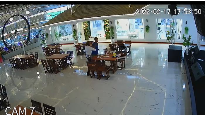 คนขับรถพ่วงตบผู้หญิง