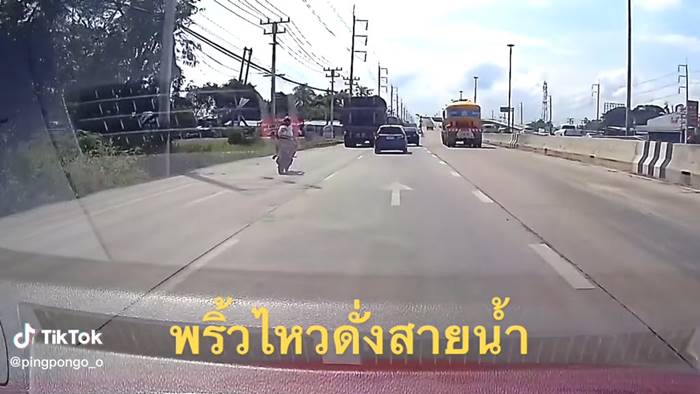 บิ๊กไบค์ขึ้นแท่งปูน