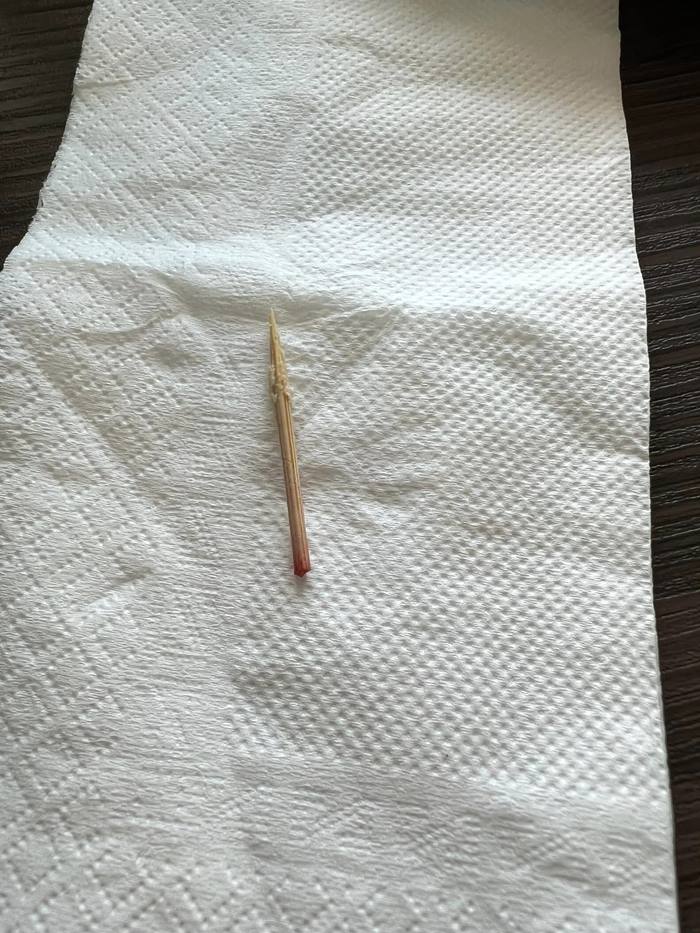 ไม้จิ้มฟันในเค้ก