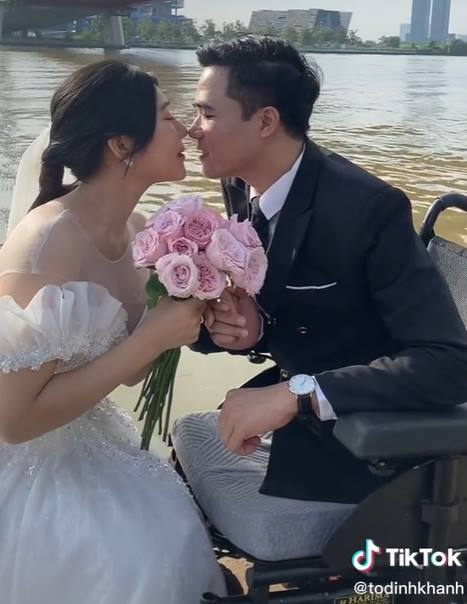 รักแท้ หนุ่มพิการแต่งงานสาวสวย