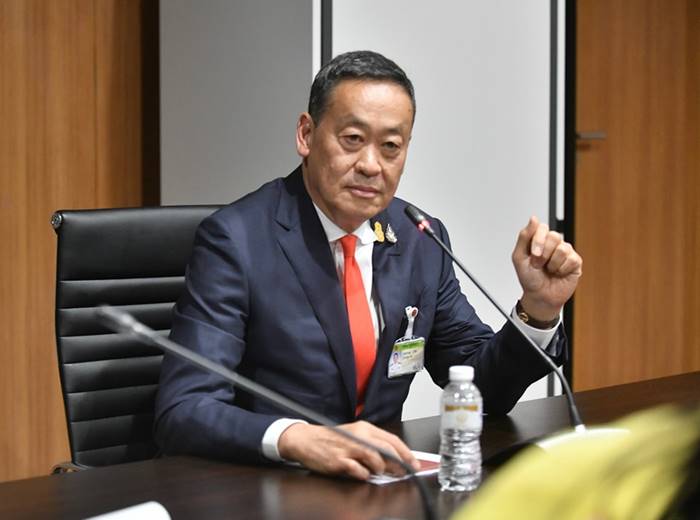 เศรษฐา ทวีสิน