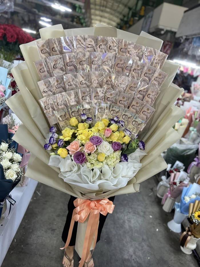 สาวส่งดอกไม้เงินสด 5 หมื่นเซอร์ไพรส์แฟน หายกลางทาง