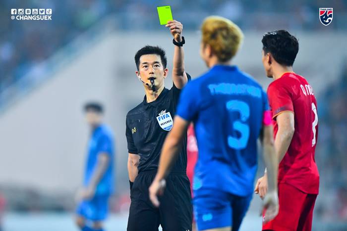 อุ้ม ธีราทร เดือดด่ากองเชียร์เวียดนาม 