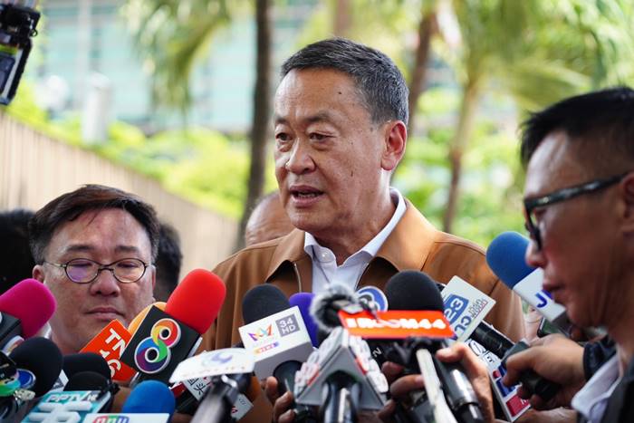 เศรษฐา ทวีสิน