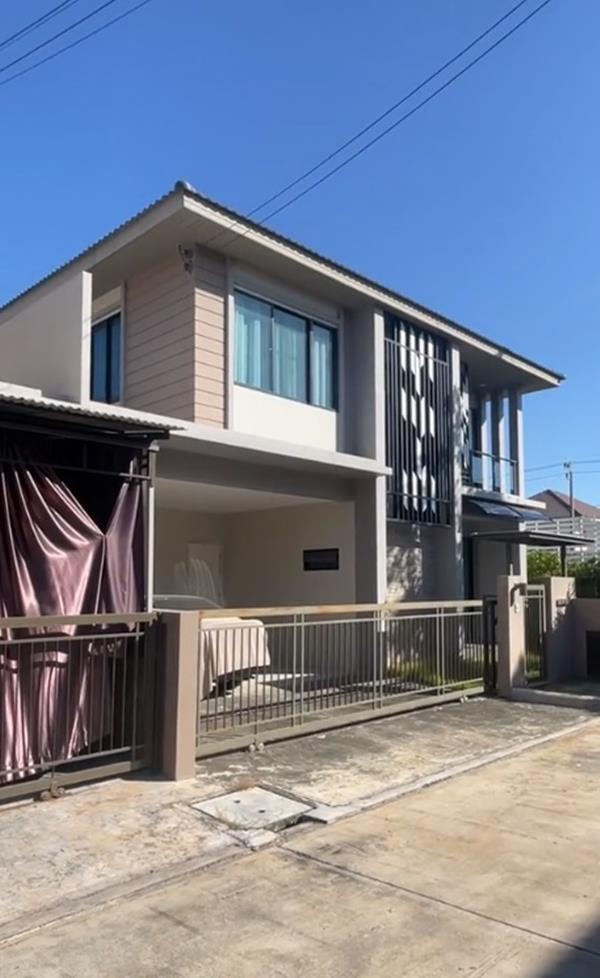 ติดผ้าม่านกันแดดส่องลานจอดรถ ทำเพื่อนบ้านผงะ